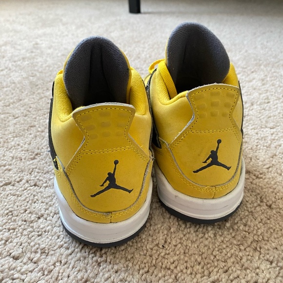 Jordan Retro Kids Size 2Y - Picture 7 of 11